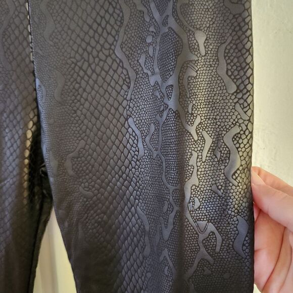 Plush Cozy Snake Print Loungewear Fleece Lined Legging Pants Size Medium - Picture 4 of 8